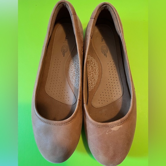 Clark’s Canebay Plain Tan Leather Flats - Picture 3 of 16